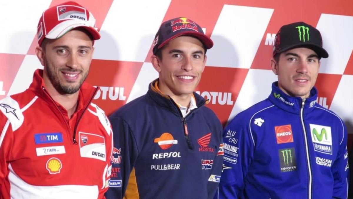 Marc Márquez (Honda), hoy, en Motegi (Japón), entre Andrea Dovizioso, a la izquierda, y Maverick Viñales, a la derecha.-EMILIO PÉREZ DE ROZAS / ENVIADO ESPECIAL