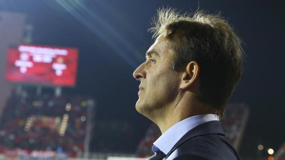 Lopetegui, en el Albania-España.-AP / HEKTOR PUSTINA