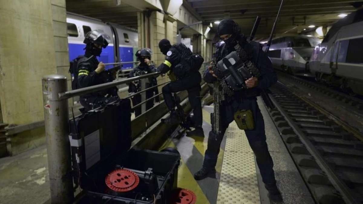 Simulacro de respuesta a un ataque terorista en Montparnasse-AP