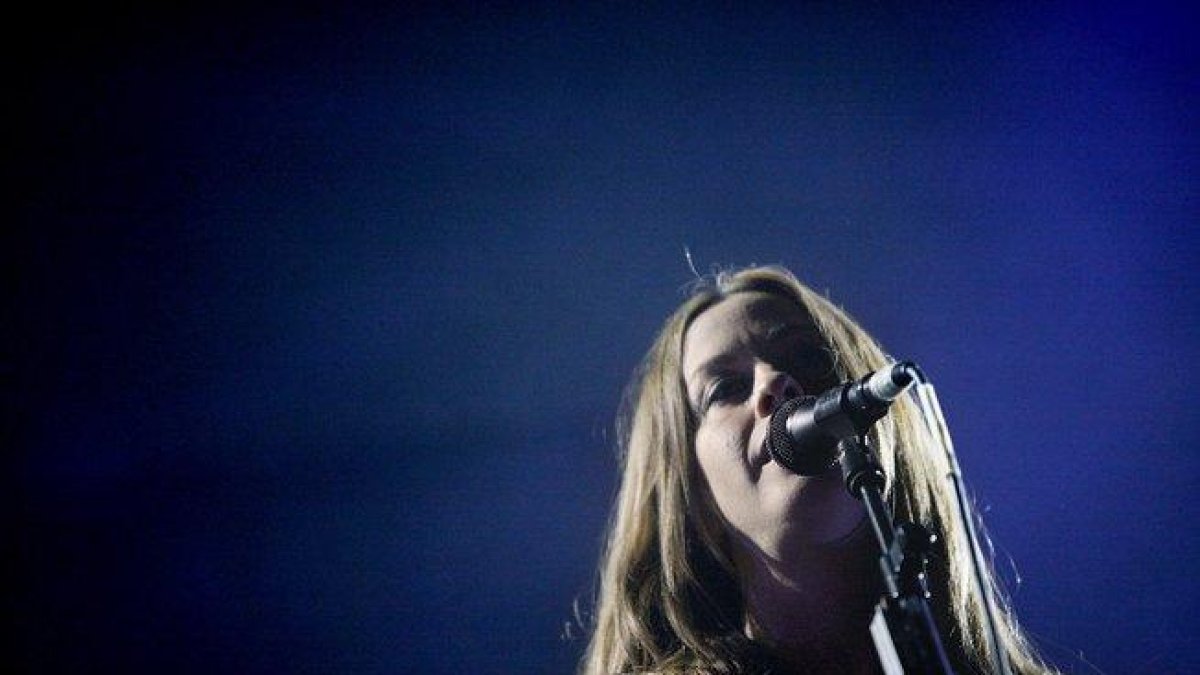 Alanis Morissette vuelve a los escenarios.-