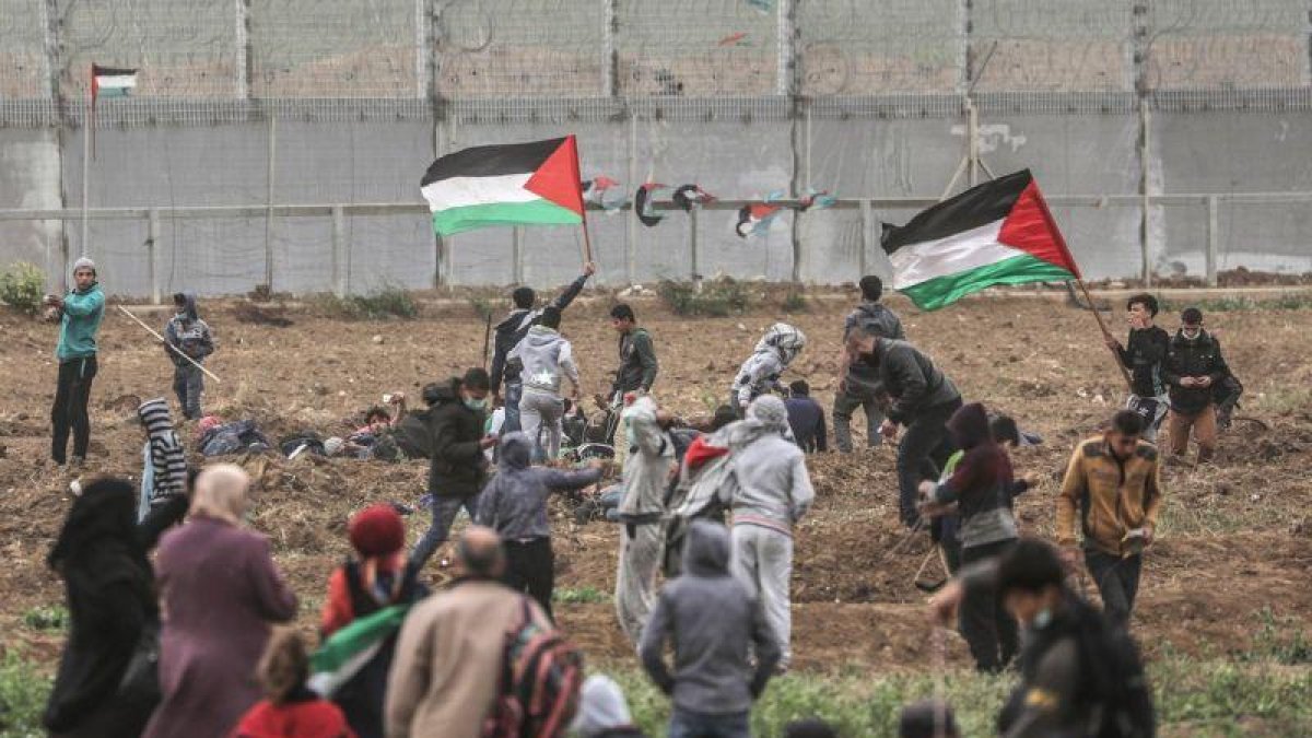 Palestinos protestan en la Franja de Gaza.-EFE / EPA