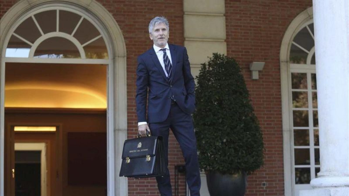 El ministro del Interior, Fernando Grande-Marlaska, a su llegada a una reunión del Consejo de Ministros.-DAVID CASTRO