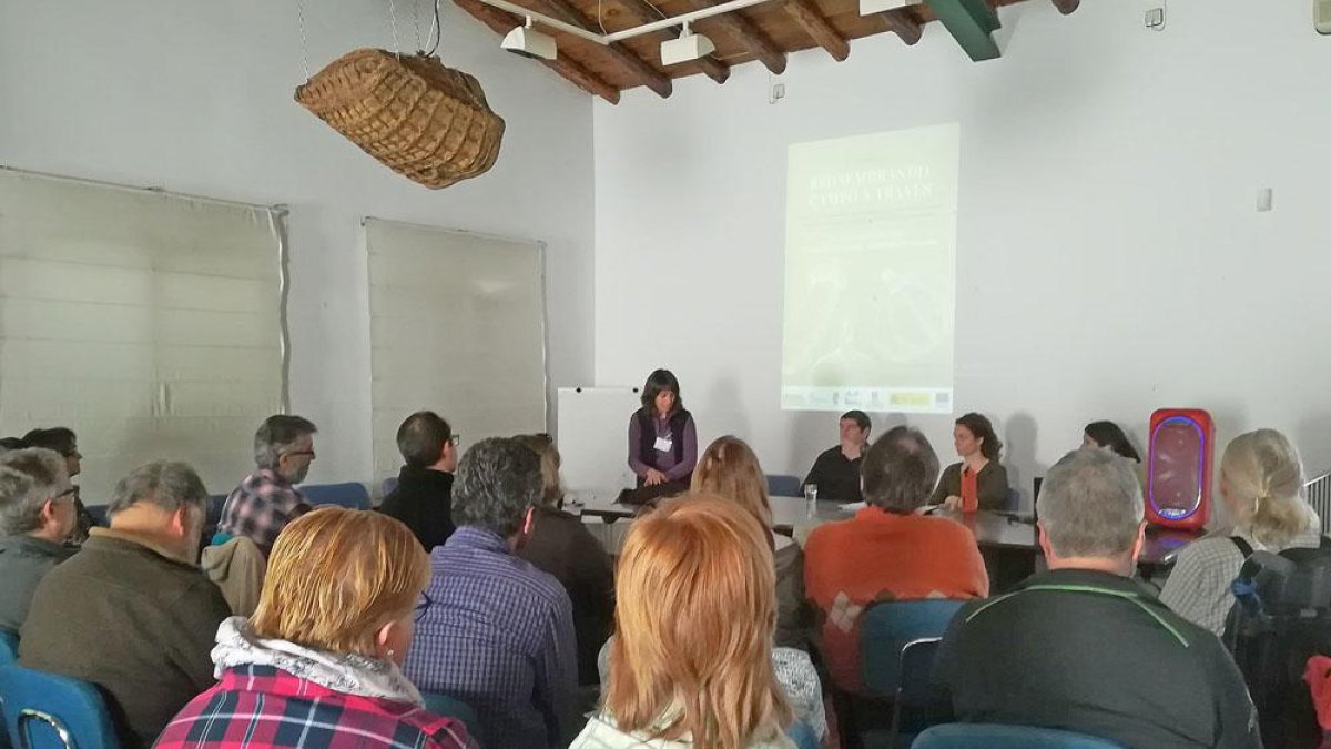 Un momento de la intervención en las jornadas de Madrid a cargo de los responsables de la Asociación burgalesa.-ECB