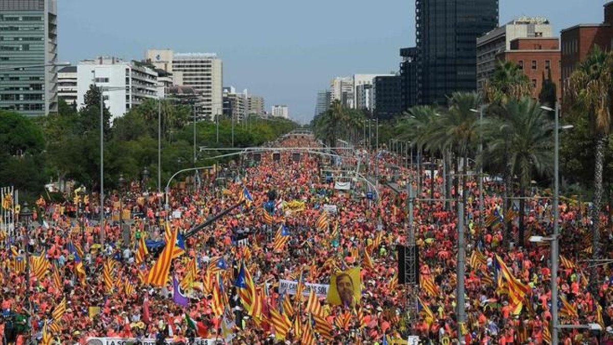 Manifestación por la independencia en la Diagonal.-LLUIS GENE (EFE)