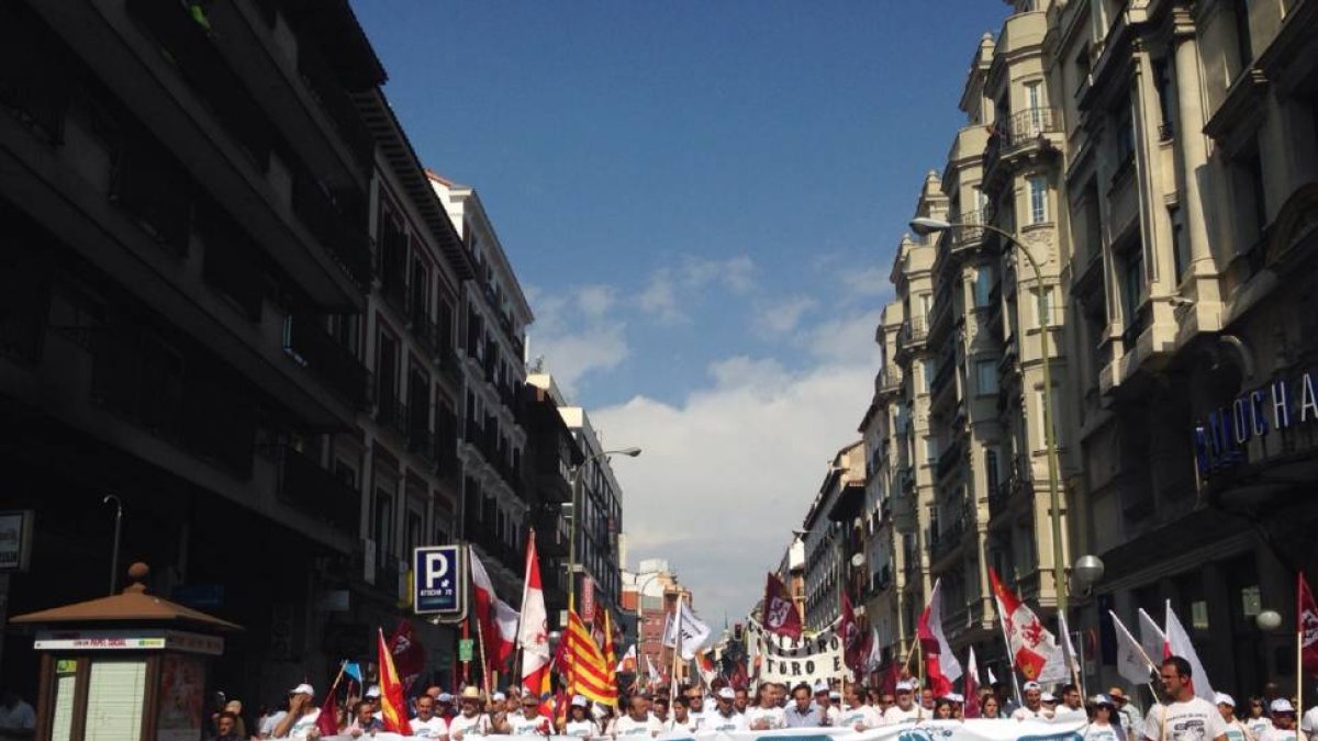 Ganaderos del sector lácteo a su llegada a Atocha-El Mundo
