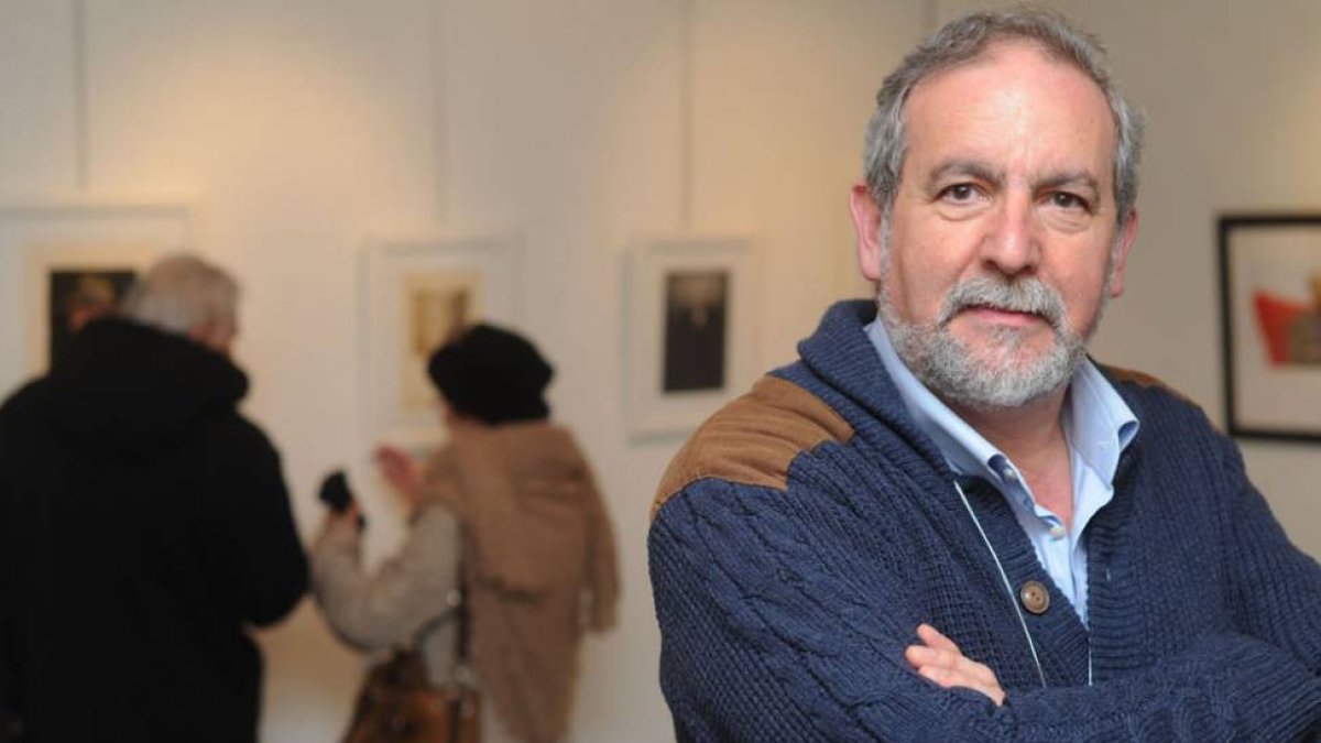 El fotógrafo Ángel Herraiz en su exposición-Israel L. Murillo