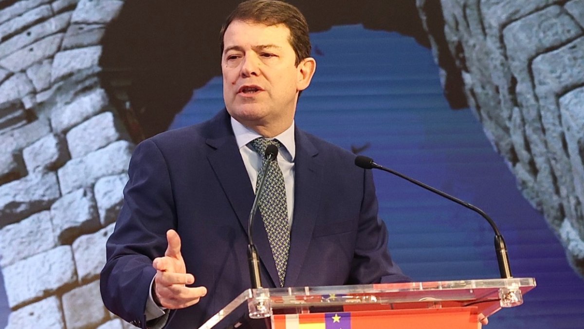El presidente de la Junta de Castilla y León, Alfonso Fernández Mañueco, durante su visita a Fitur.- ICAL