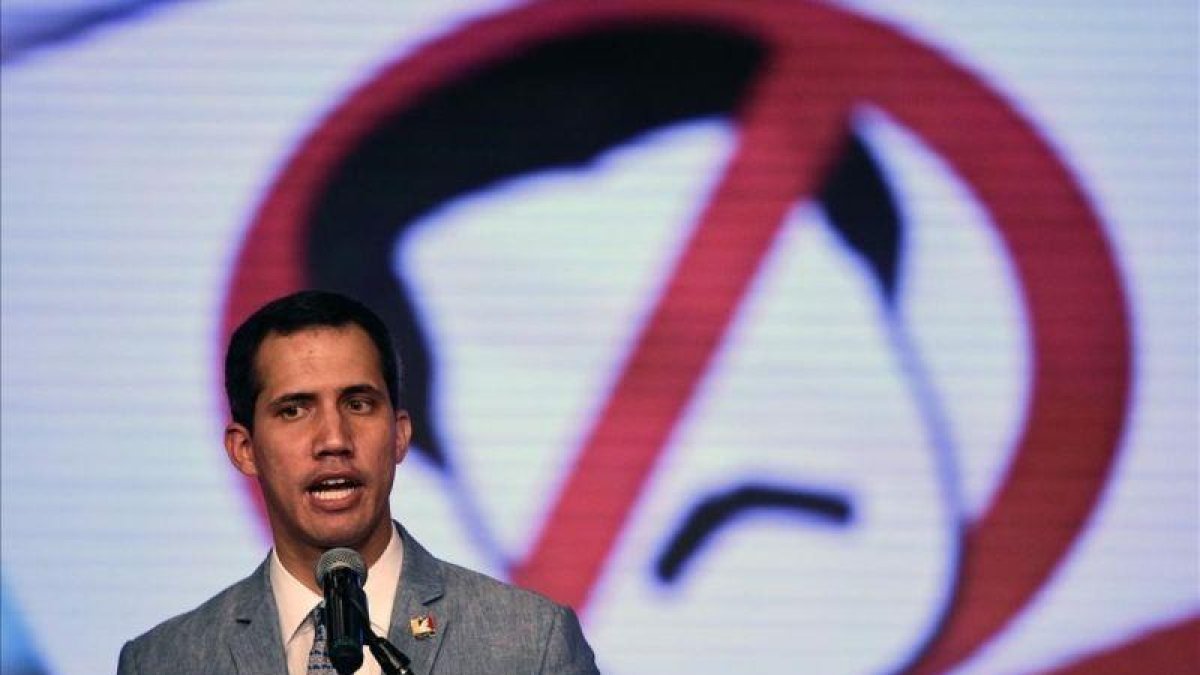 El presidente interino y de la Asamblea Nacional de Venezuela, Juan Guaidó.-FEDERICO PARRA (AFP)