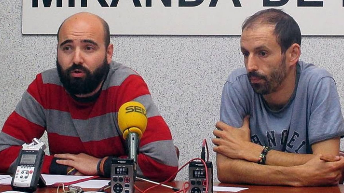 Guillermo Ubieto (izquierda) y Pablo Castillo en una rueda de prensa.-E.M.