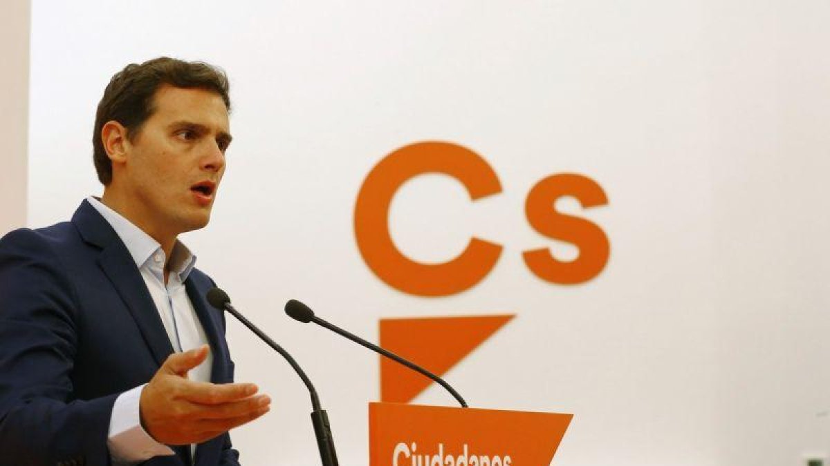 El presidente de Ciudadanos, Albert Rivera, durante la rueda de prensa que ha ofrecido tras la reunión de la Ejecutiva de Ciudadanos.-J P GANDUL (EFE)