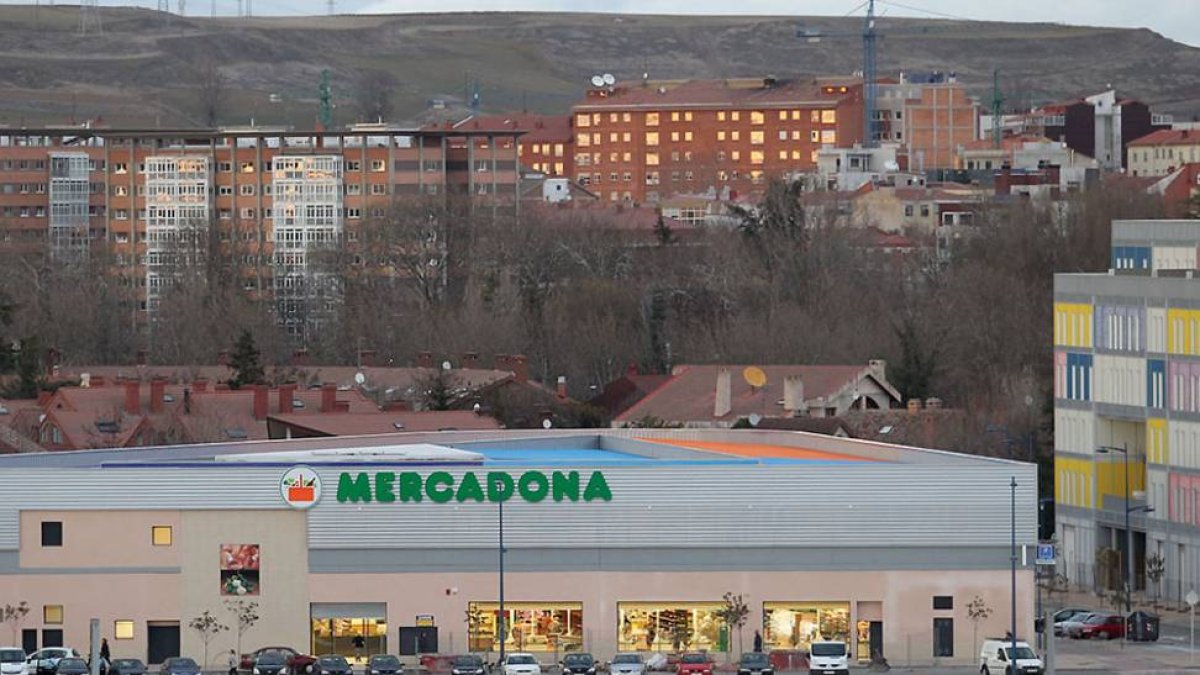 Vista del supermercado de Mercadona en la zona de Cellophane.-ISRAEL L. MURILLO