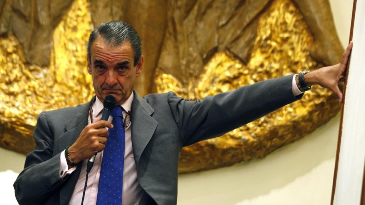 Mario Conde, en el 2009, durante la presentación de sus memorias.-DAVID CASTRO