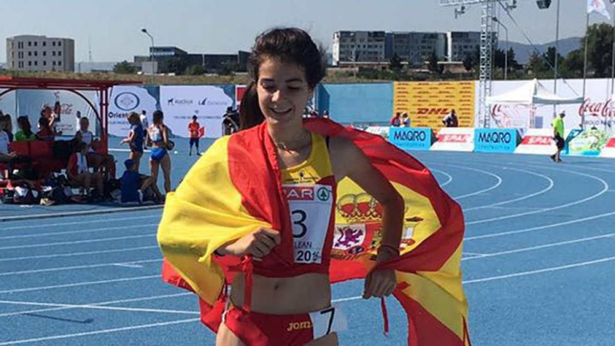 Marina Peña celebra el bronce conseguido ayer en Tiflis.-FOTO CEDIDA POR EL FLORENTINO DÍAZ REIG