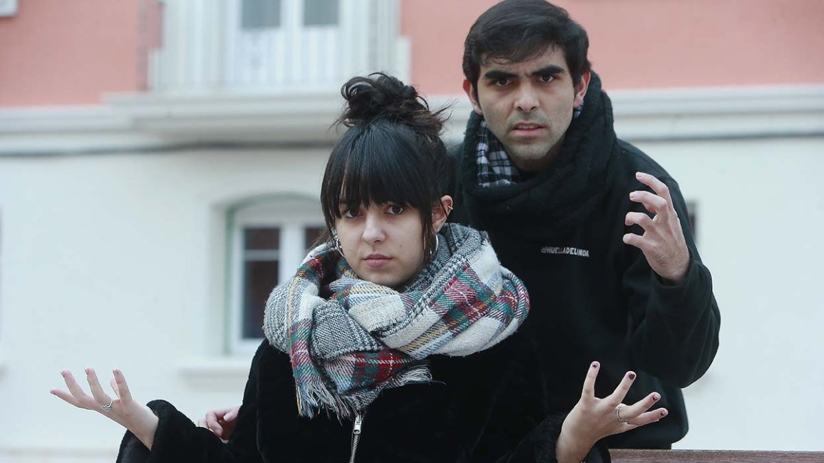 Aroa Martínez y Santiago Carmona son componentes del colectivo audiovisual ‘La Huella del Panda’. RAÚL G. OCHOA
