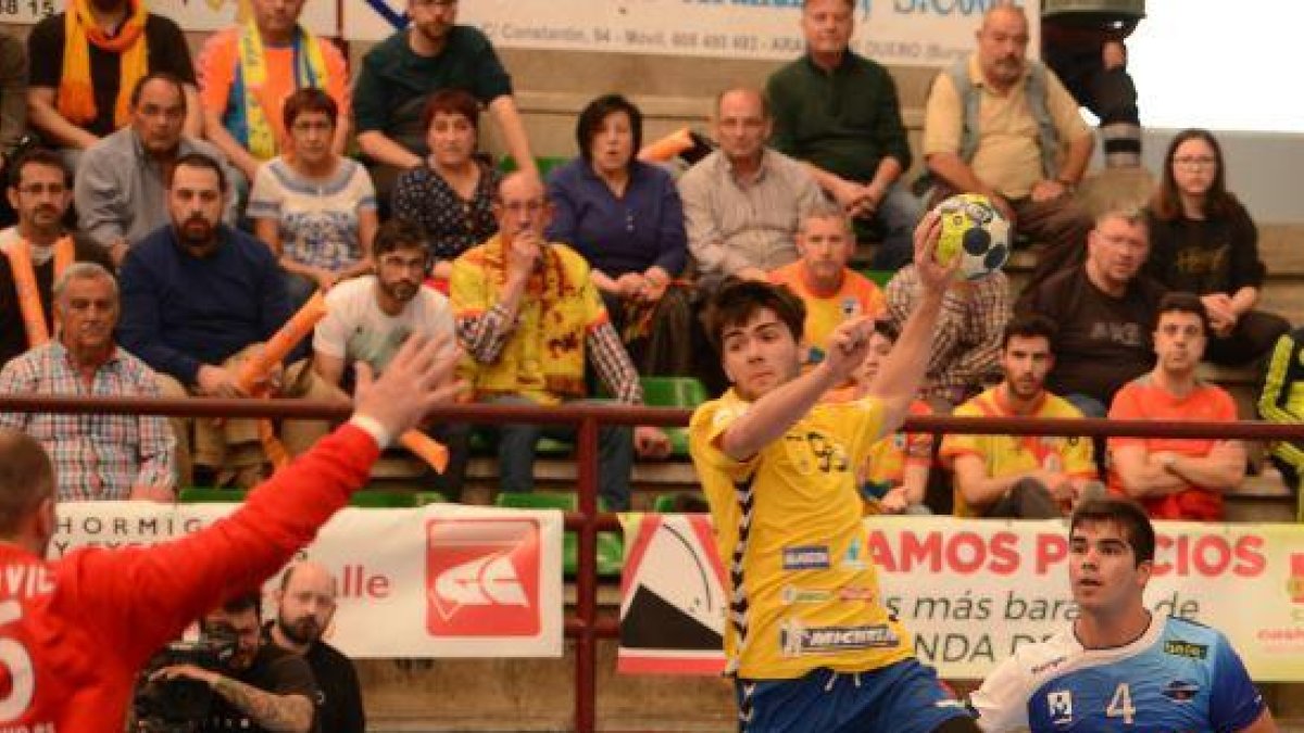 Imagen del último partido en casa del Villa de Aranda.-ALBERTO CALVO