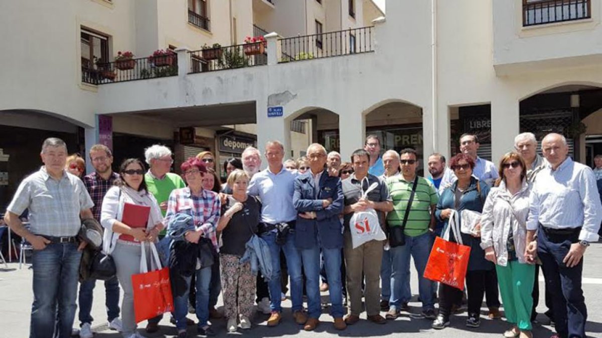 Candidatos, afiliados y simpatizantes en Medina de Pomar.-ECB