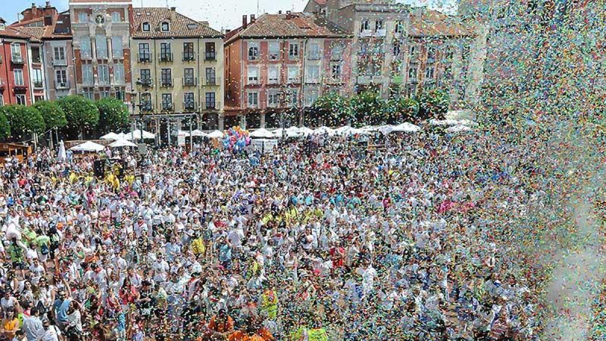 Esta imagen de ediciones pre covid de fiestas de San Pedro es la que las peñas quieren retomar a partir de hoy.