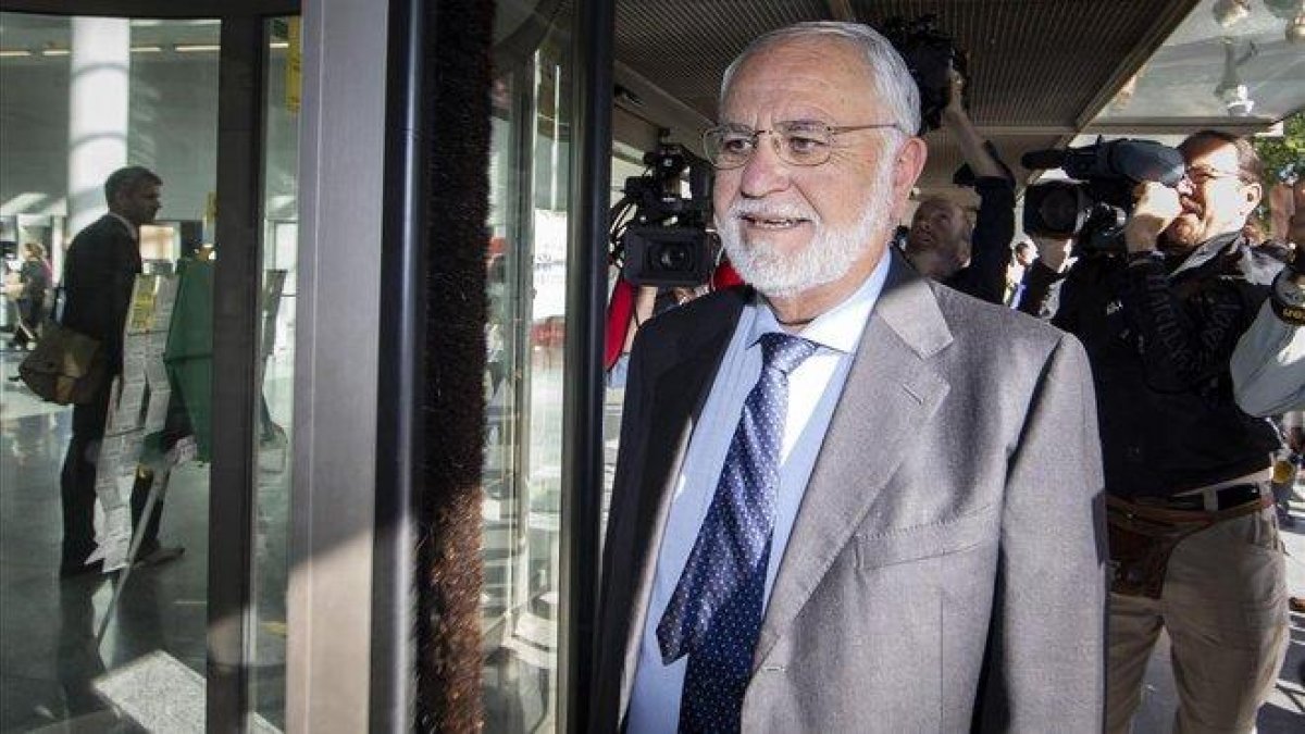 El exvicepresidente del Gobierno Valenciano Juan Cotino declara como investigado por la visita del Papa a Valencia.-MIGUEL LORENZO