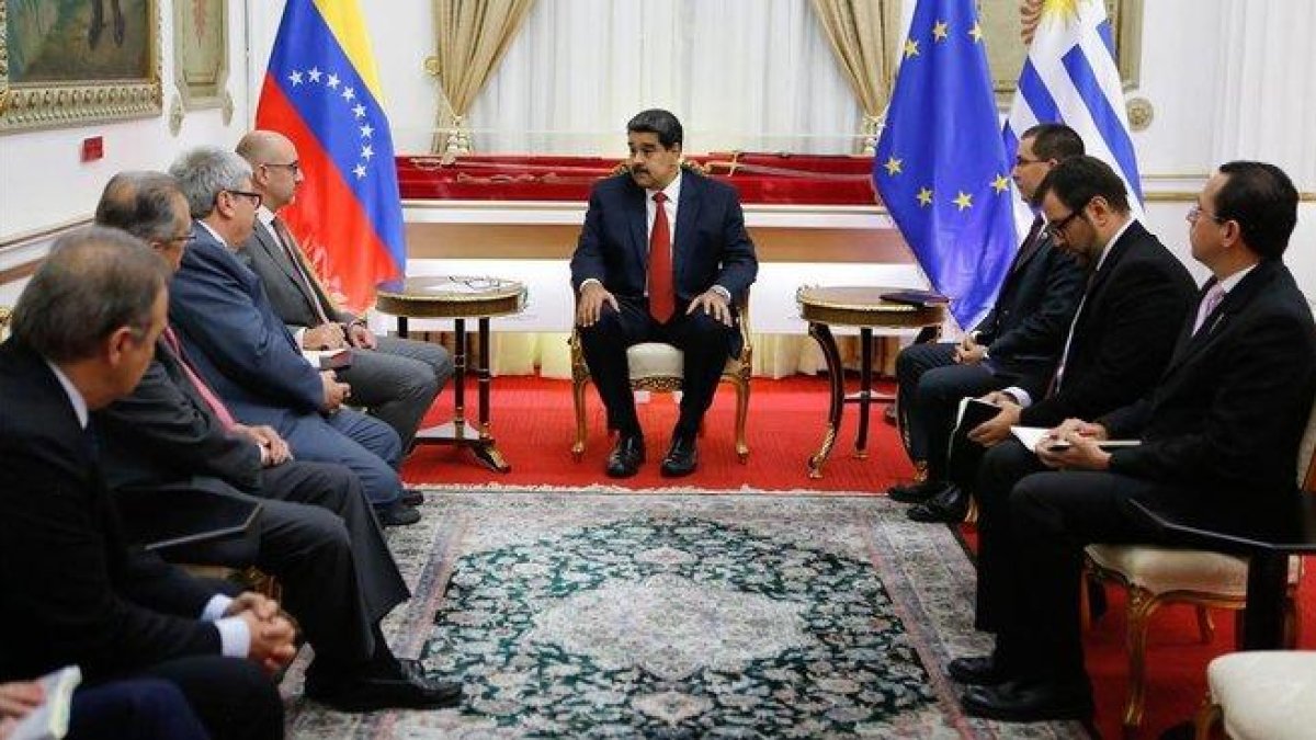 Nicolás Maduro, reunido con el Grupo Internacional de Contacto (GIC), el jueves en el palacio de Miraflores, Caracas.-AFP