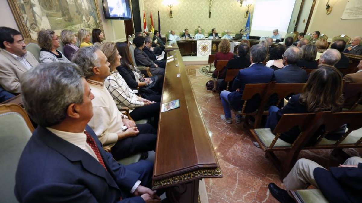 La inauguración del cursos 2014/ 2015 de la UNED se celebró en la Diputación Provincial.-RAUL G. OCHOA