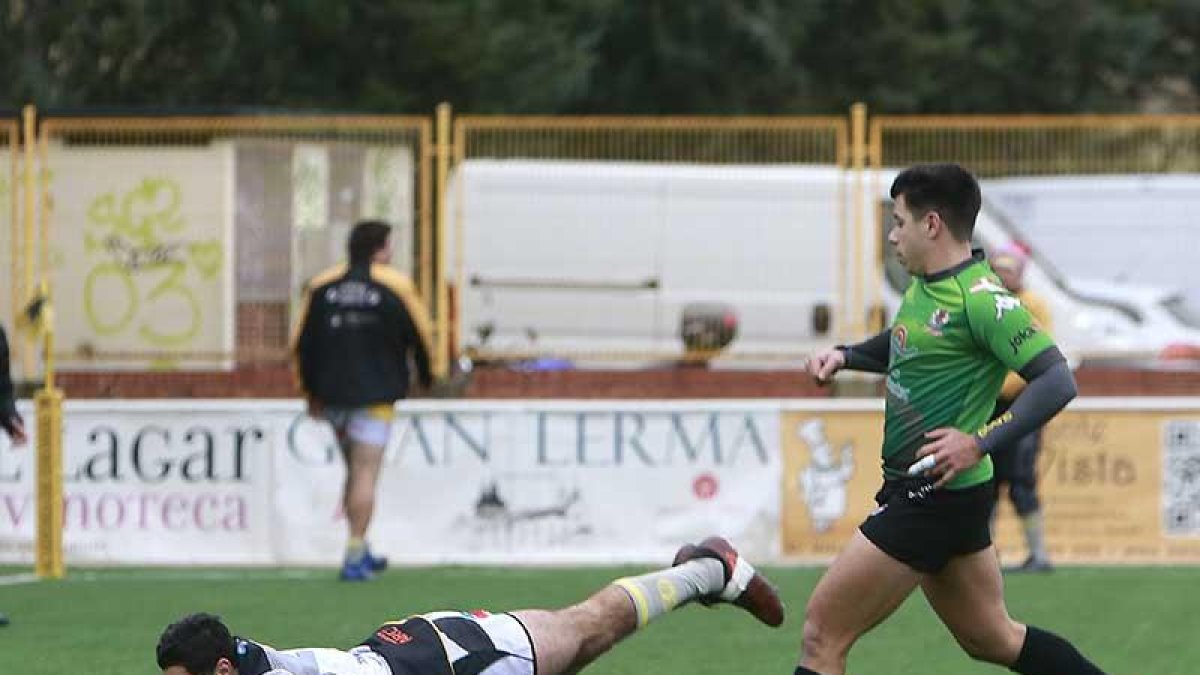 Bianco firma su primer ensayo de la mañana.-RAÚL OCHOA