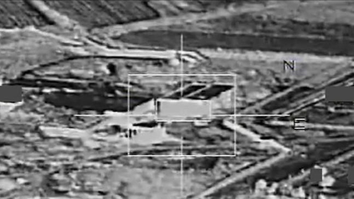 Secuencia de uno de los bombardeos de la aviación francesa sobre territorio rebelde, en Siria, el 17 de noviembre.-