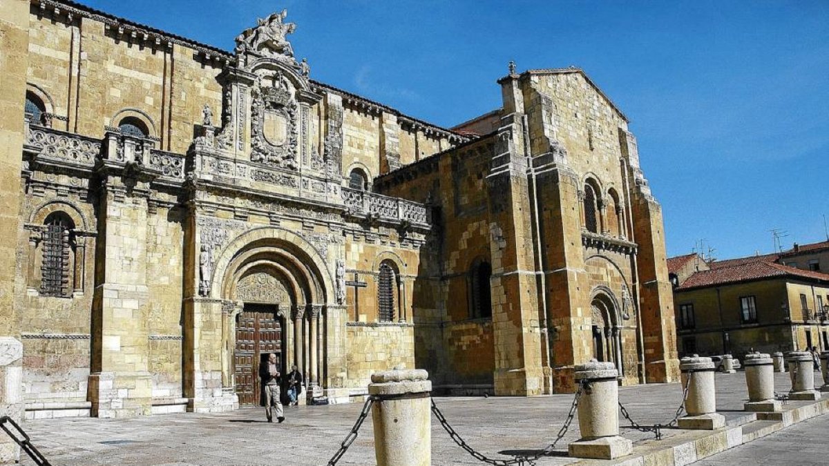 Basílica de San Isidoro, donde tendrá lugar el Pleno de las Cortes que servirá para homenajear al primer Parlamento.-ICAL