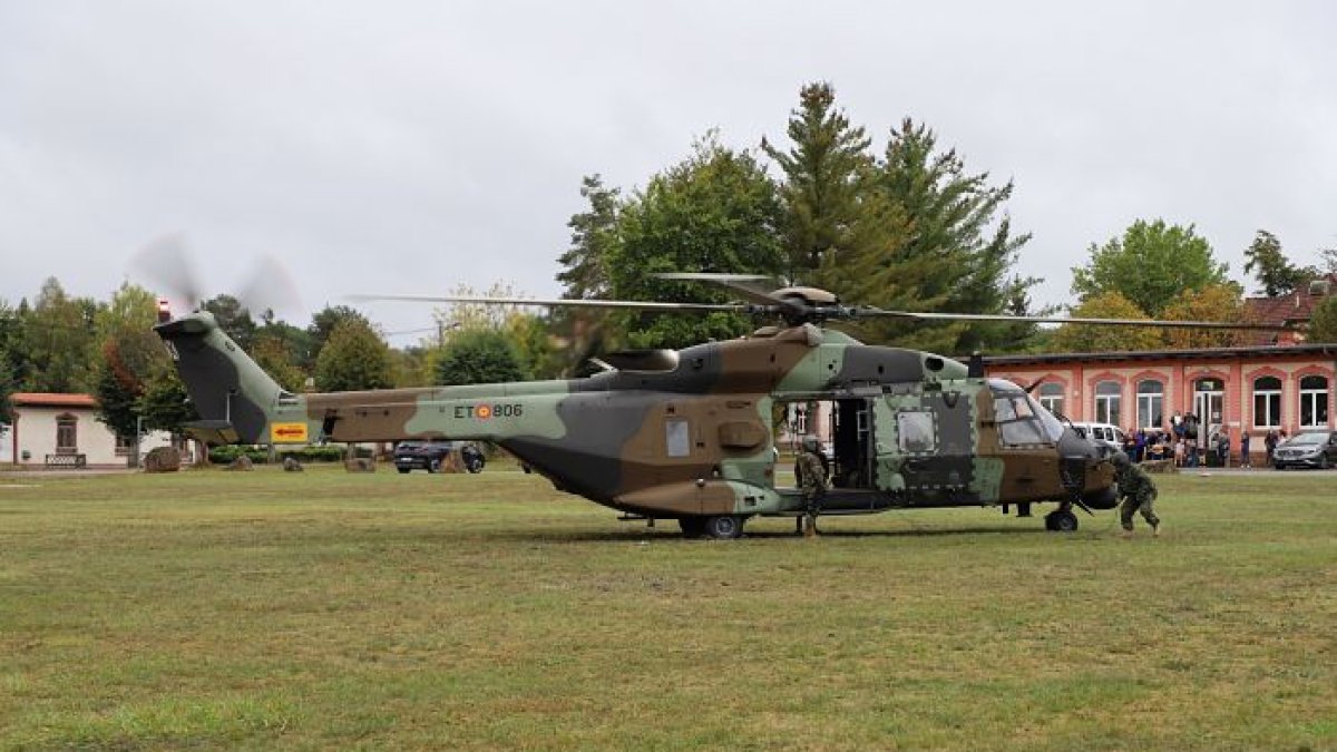 Los tres helicópteros de transporte HT29 (NH90) tienen base en Agoncillo (Logroño). DEFENSA