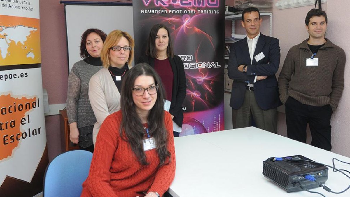Parte del equipo de la delegación en Burgos de la Asociación Española para la Prevención del Acoso Escolar.-ISRAEL L. MURILLO