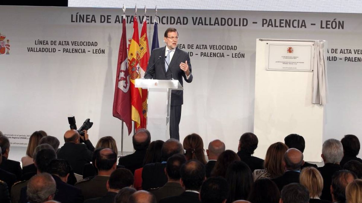 El presidente del gobierno,Mariano Rajoy, durante su intervención en la inauguración de la línea de alta velocidad que hace el trayecto Madrid-Palencia-León-Ical