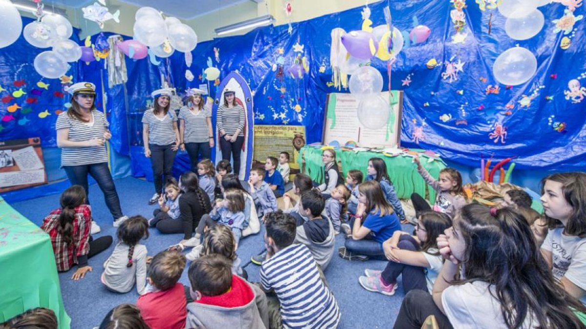 Las aulas del Colegio San Pedro y San Felices se convierten en el escenario de diferentes obras de Julio Verne.-ISRAEL L. MURILLO