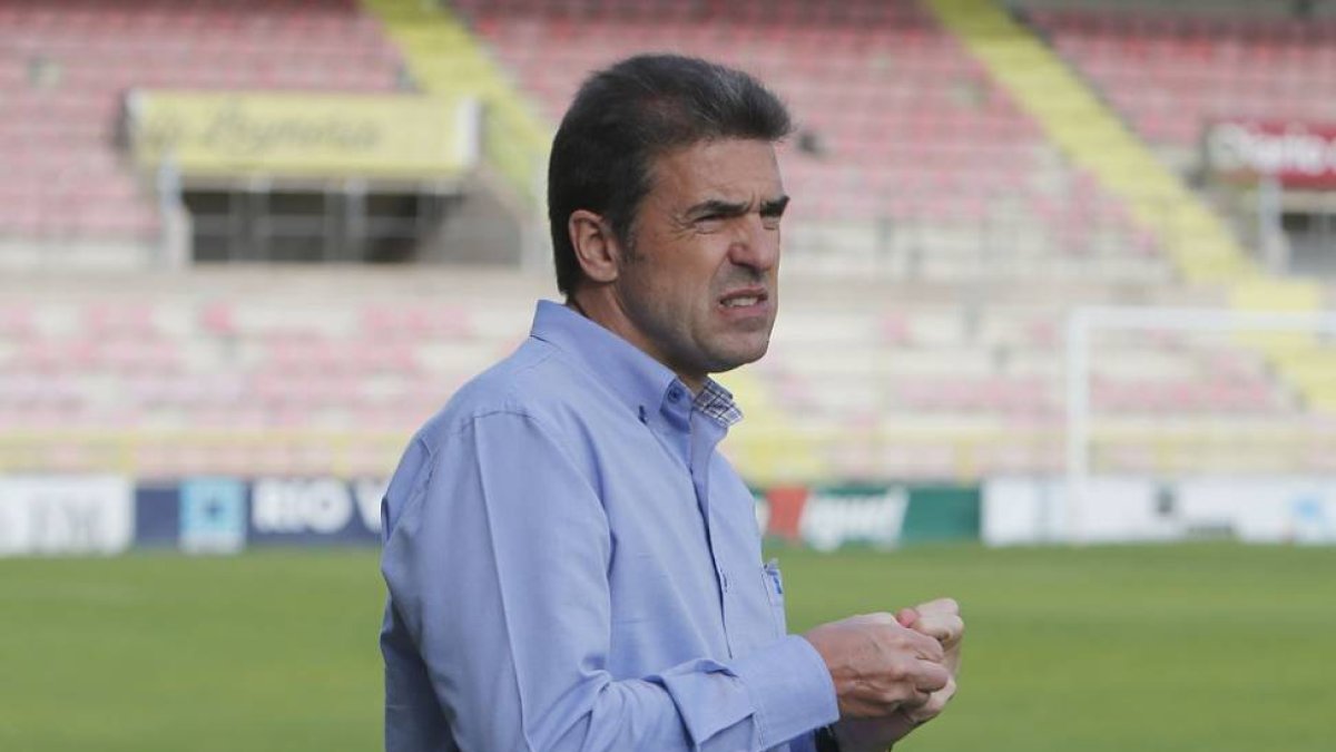 Gonzalo Arconada durante un encuentro disputado en El Plantío por el Burgos CF.-RAÚL G. OCHOA