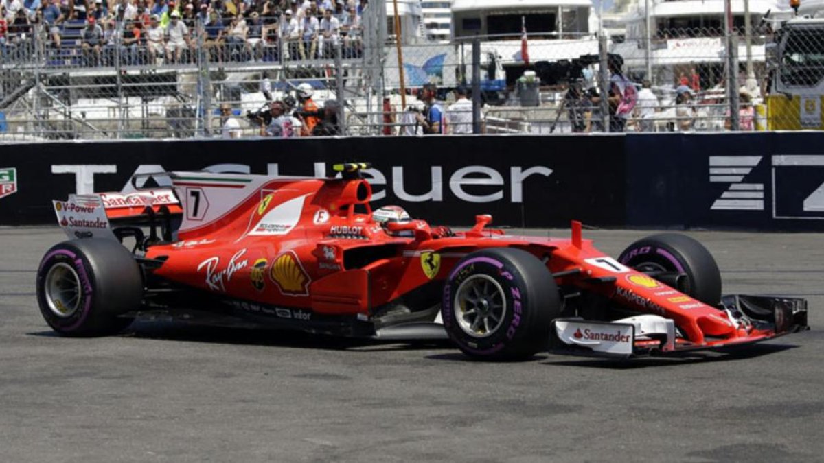 Kimi Raikkonen consigue la 'pole' en Mónaco.-AP