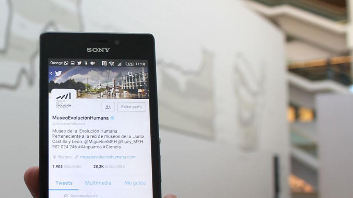 El perfil del Museo de la Evolución en Twitter es muy activo y cuenta con decenas de miles de seguidores.-ECB