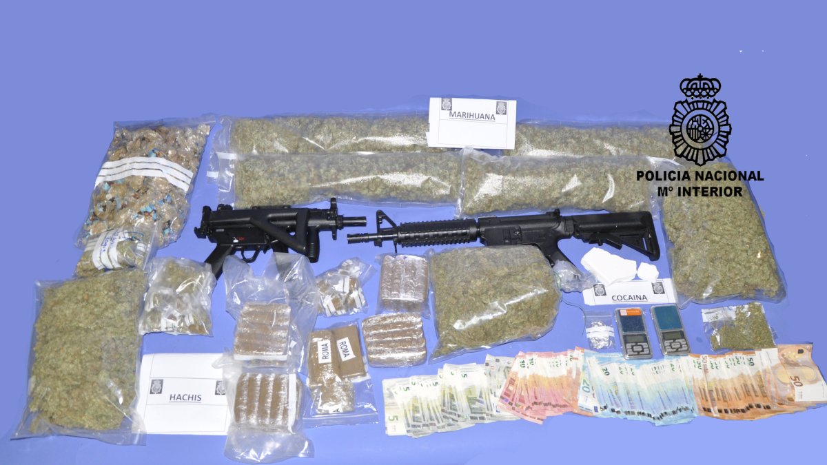 Material incautado por los agentes. POLICÍA NACIONAL