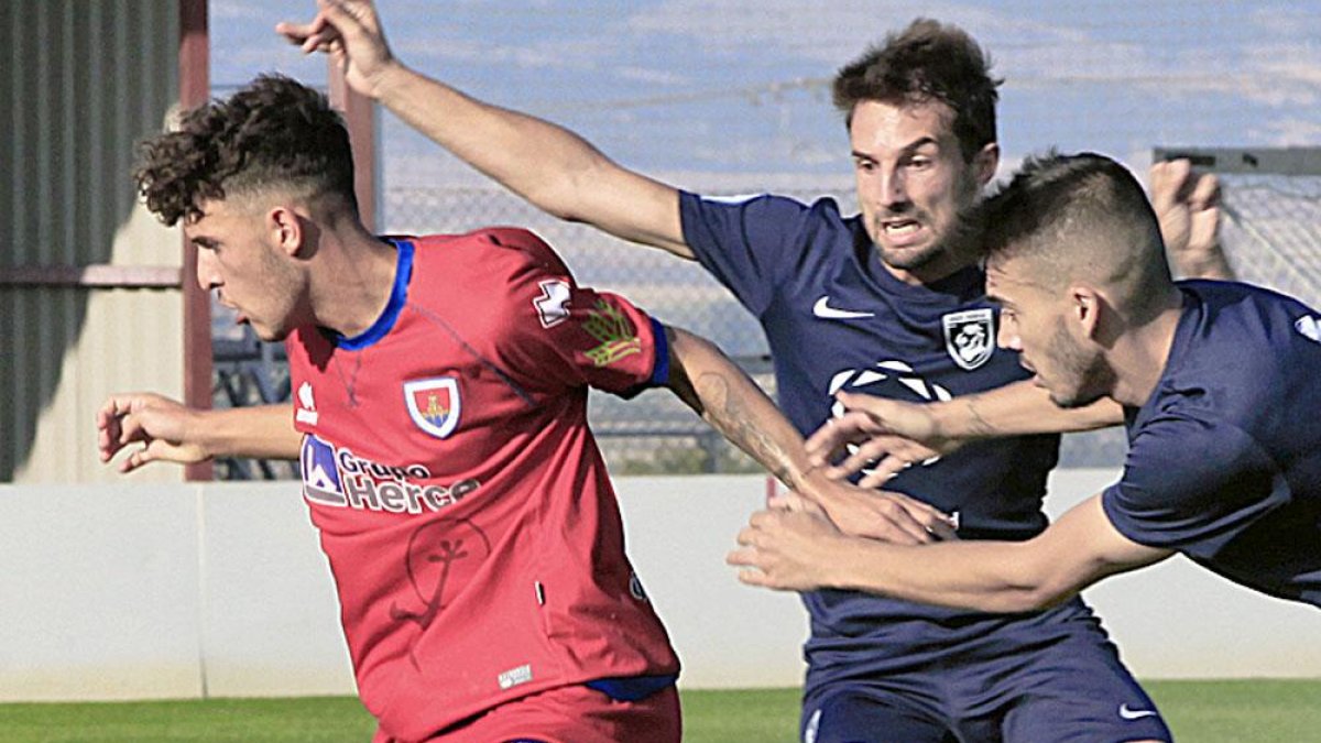 Lance del partido que enfrentó al Isabel I con el Numancia B.-MARIO TEJEDOR / DIARIO DE SORIA