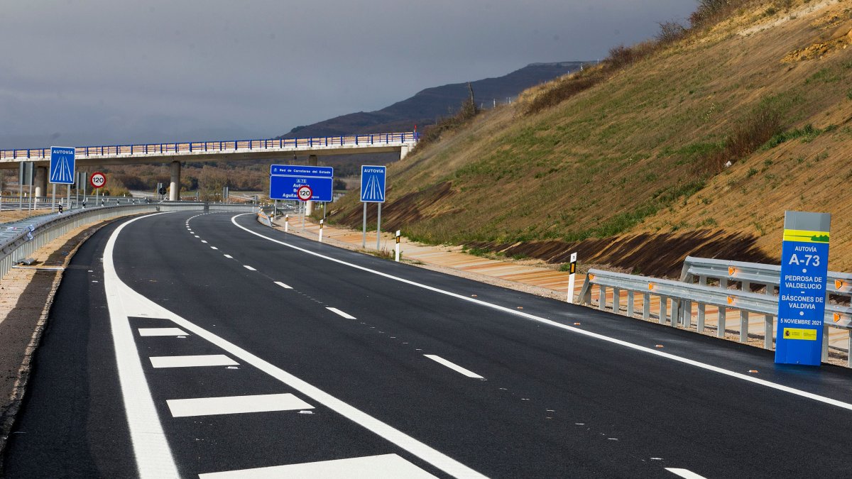 Tramo de la A-73 entre Pedrosa de Valdelucio y Báscones de Valdivia inaugurado en noviembre de 2021. SANTI OTERO