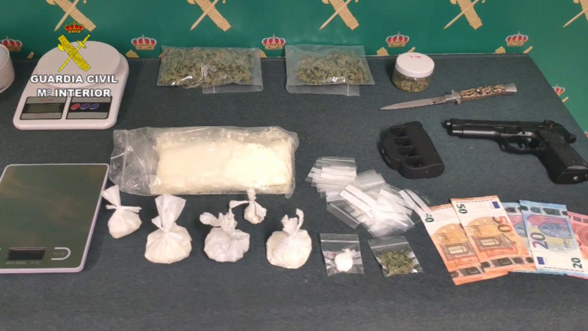 Material incautado a los detenidos. GUARDIA CIVIL