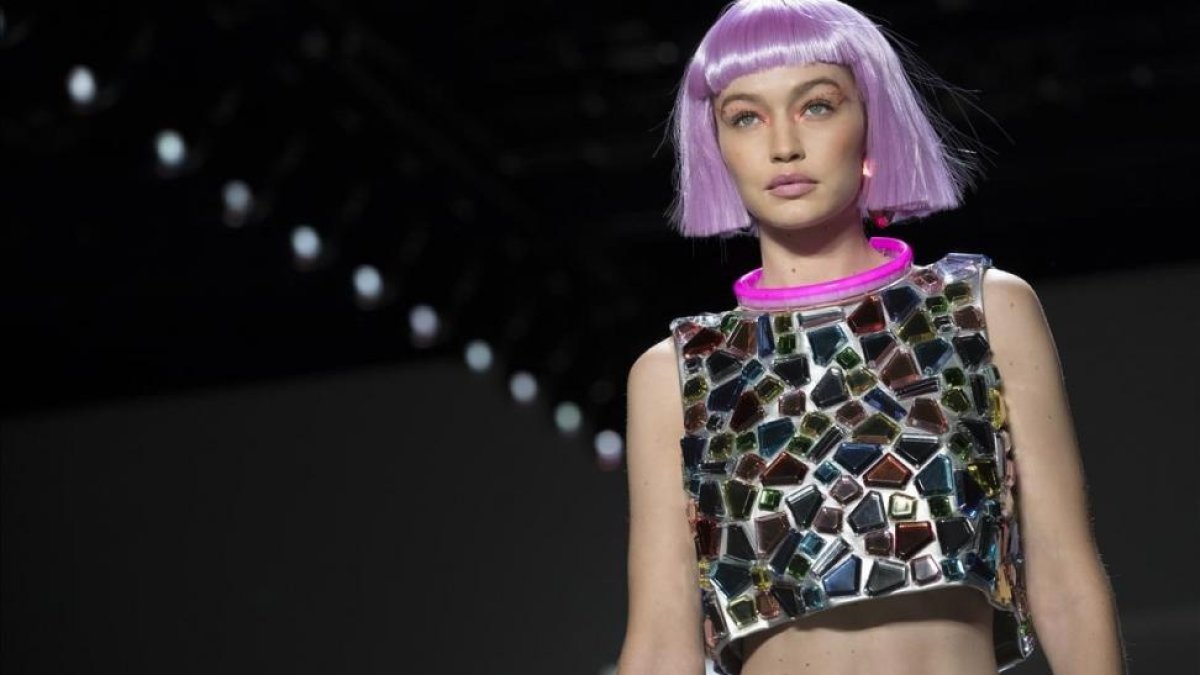 Gigi Hadid, en el desfile de Jeremy Scott, el pasado 8 de febrero en Nueva York.-/ AP / MARY ALTAFFER