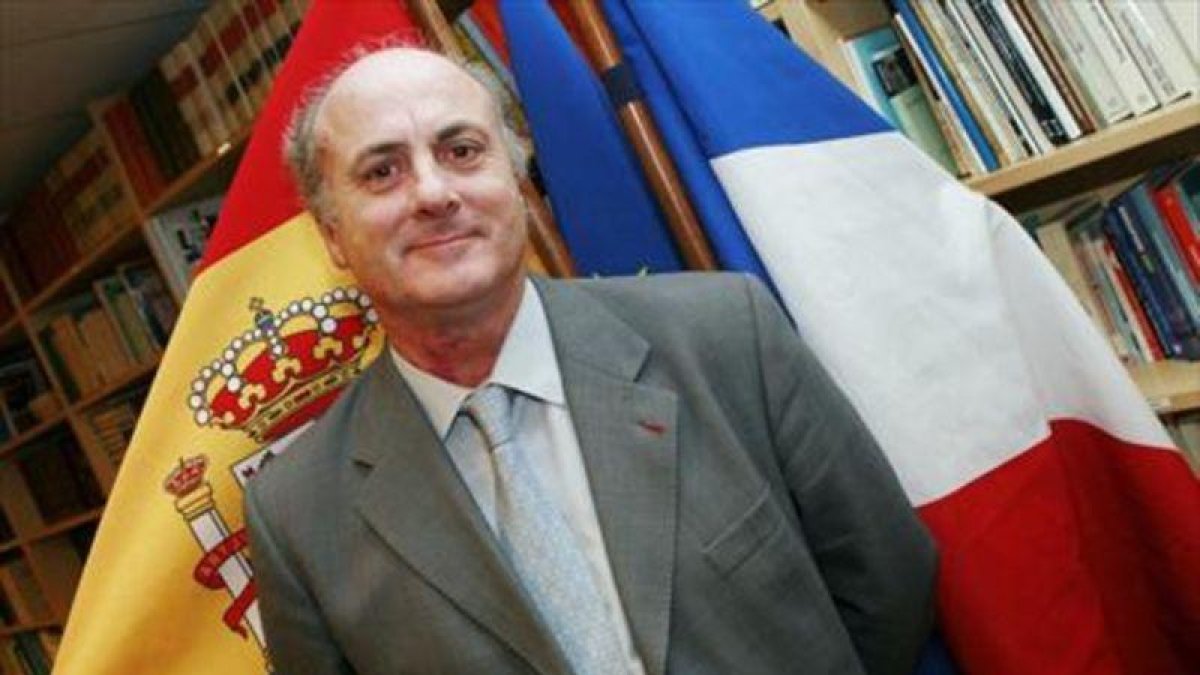 Manuel García Castellón, cuando era juez de enlace con Francia.-DANIEL MORDZINSKI