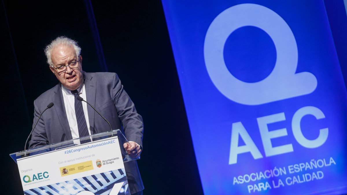 El director general de Industria y de la Pyme del Ministerio de Industria, Galo Gutiérrez, durante su intervención en el Congreso de Calidad de Automoción de Burgos. SANTI OTERO