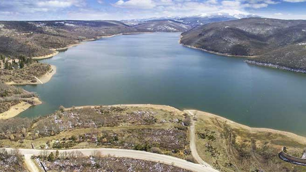 Los dos pantanos de la zona este de la provincia se encuentran completamente llenos, por lo que las reservas de agua para esta campaña están prácticamente aseguradas.-ISRAEL L. MURILLO