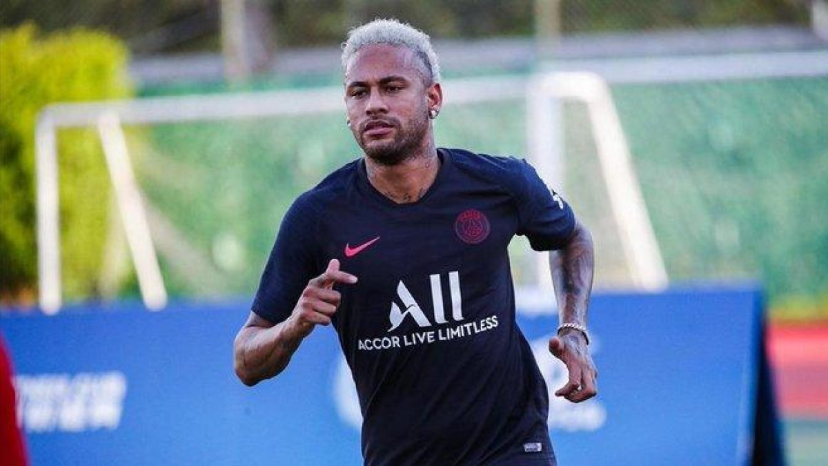 Neymar, entrenando en solitario en Shenzhen (China).-PSG