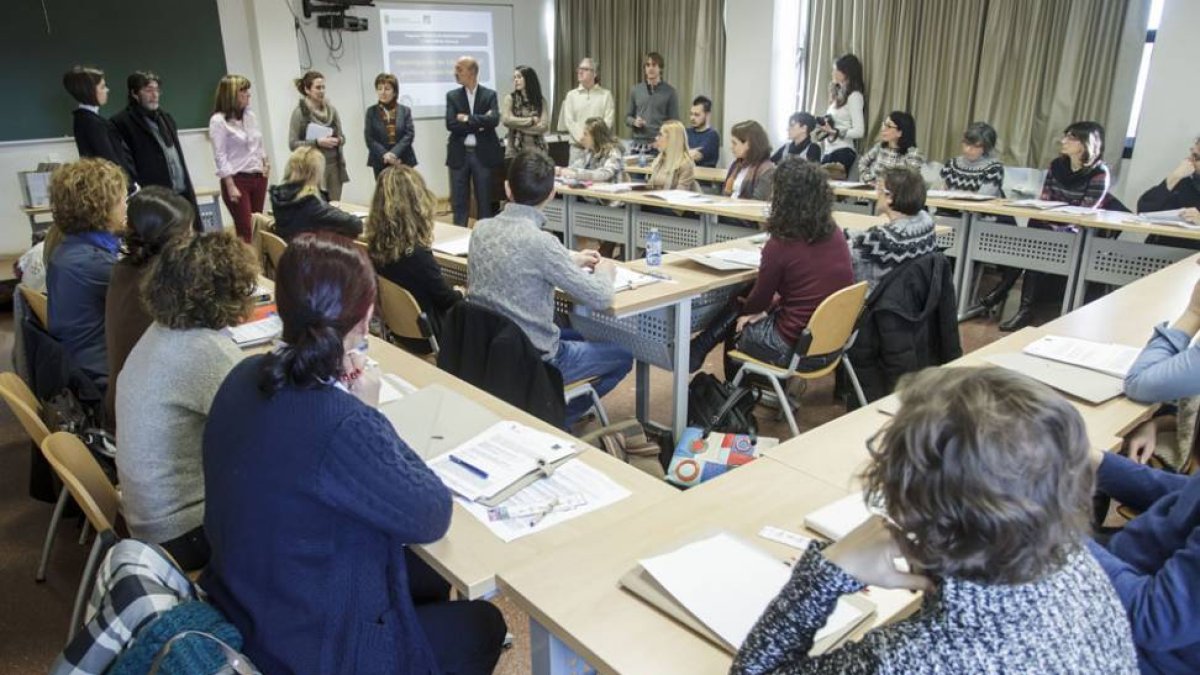Un momento de la presentación de la Escuela de Investigadores, ayer, en la Facultad de Educación.-SANTI OTERO