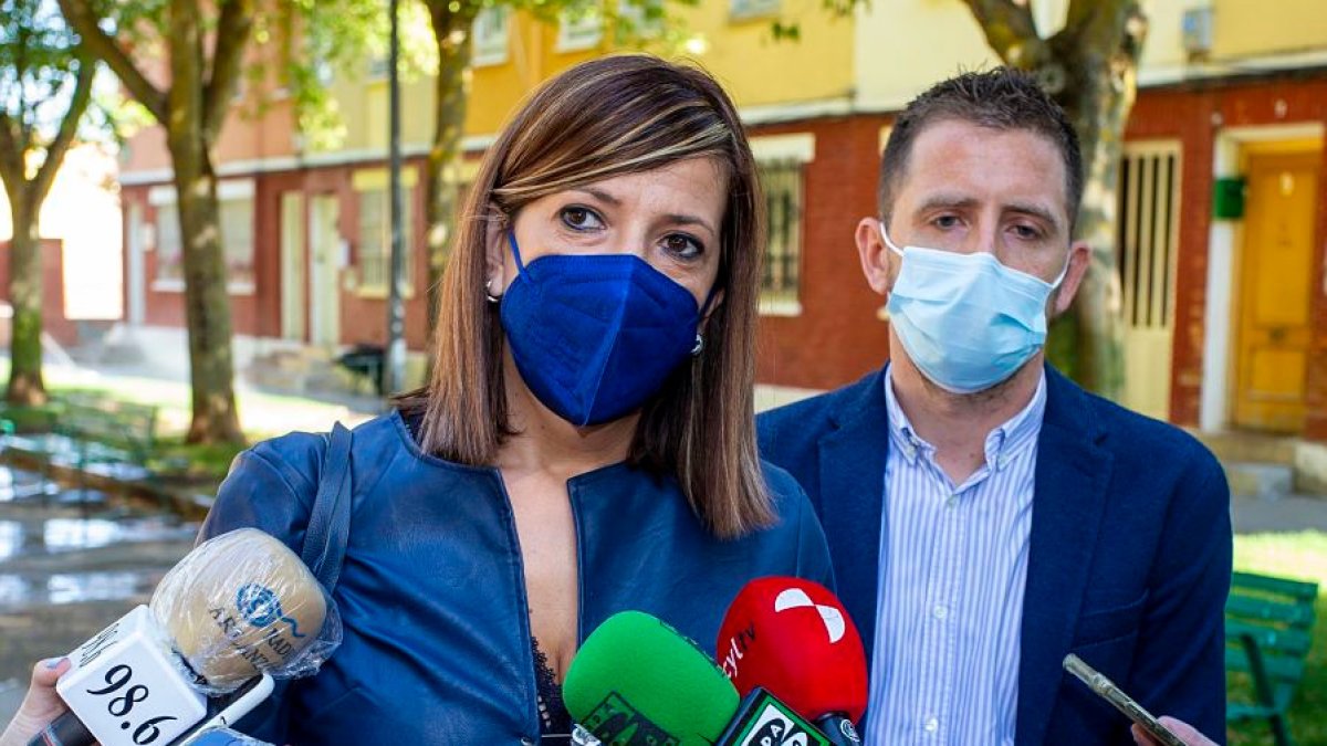 Nuria Barrio y Josué Temiño. SANTI OTERO