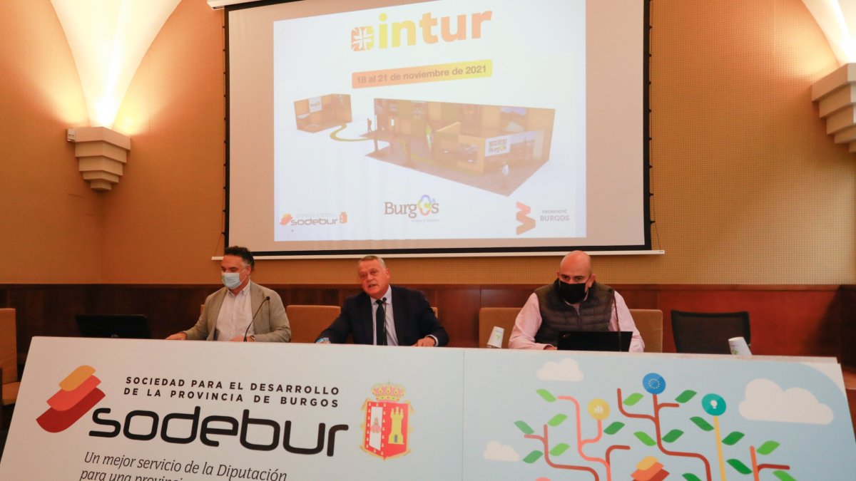 Burgos presenta en Intur una oferta turística más sostenible y familiar. TOMÁS ALONSO