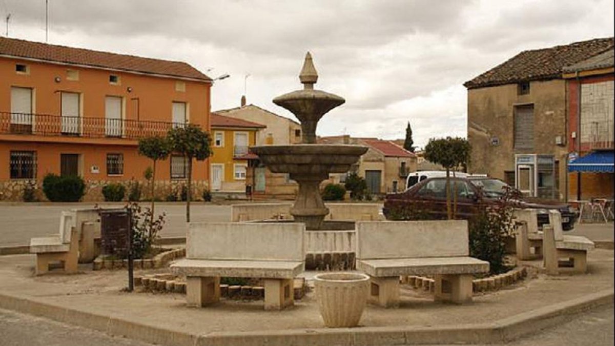 Fuente de la localidad ribereña.-ECB