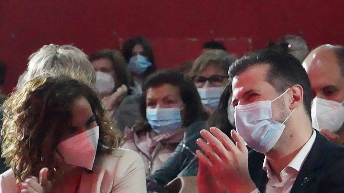 Montero con Tudanca en el mitin de Miranda. ICAL