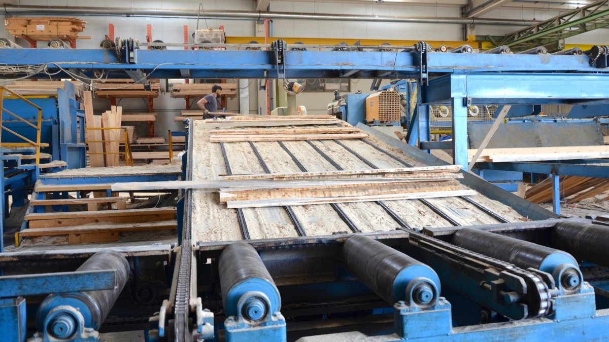 El sector entra en una semana crítica en la que se vería obligado a parar la producción al quedarse sin materia prima. R.F.