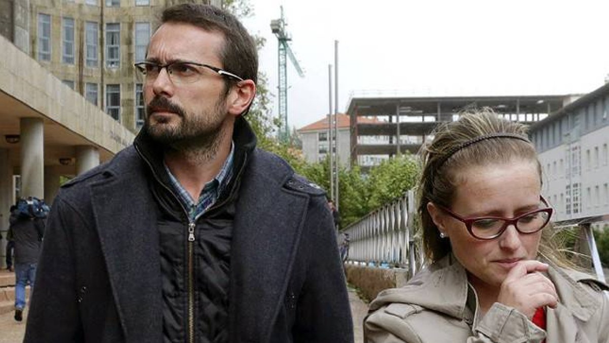 Los padres de Andrea, Antonio y Estela.-EFE / LAVANDEIRA